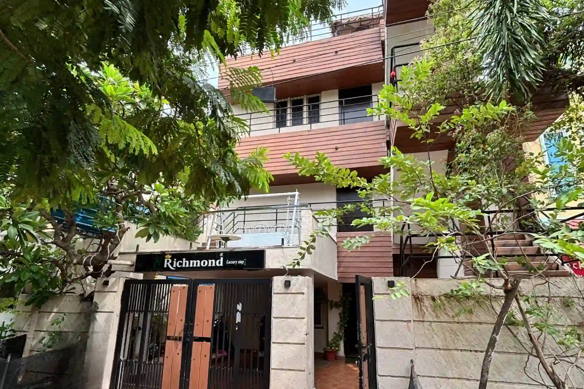 Front view of 21 Richmond Hotel Vizag near beach